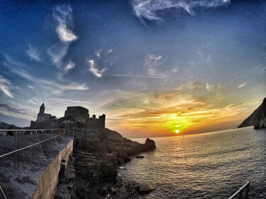 Sea View Apartment In Front Of The Sea Porto Venere Exterior foto